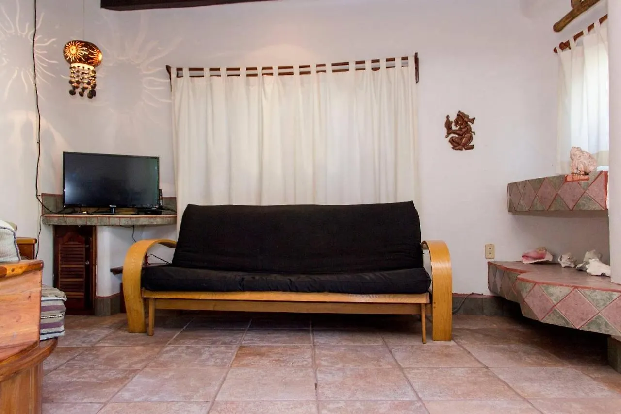 One Bedroom Apt In The Heart Of Playa Only One Block To The Beach! بلايا ديل كارمن شقة